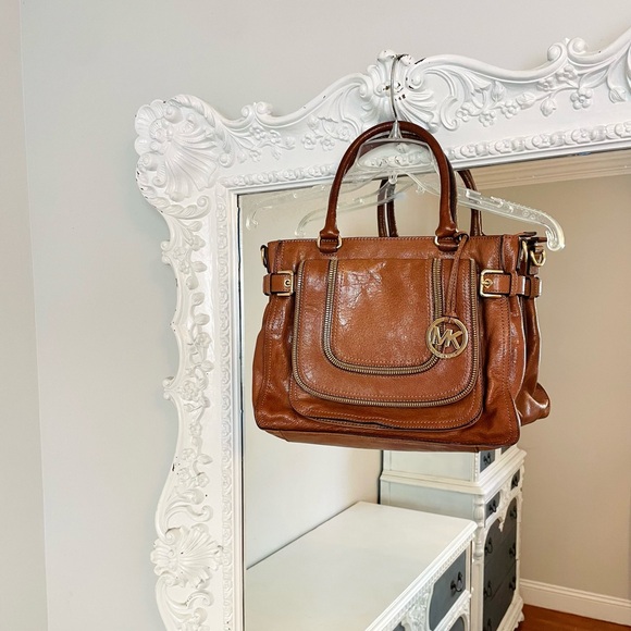 MICHAEL KORS Naomi Tan Leather Zipper Logo Satchel Handbag Bag - Picture 5 of 10